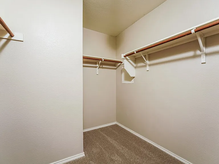 1209 Lambert Dr — Photo 11