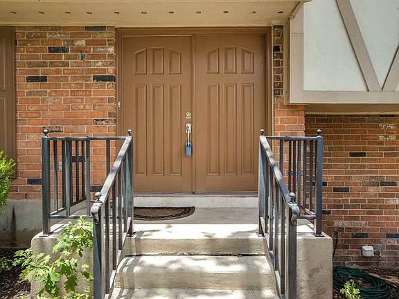 3rd image of 3027 Clearfield Dr