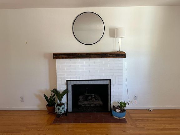 Modern gas fireplace