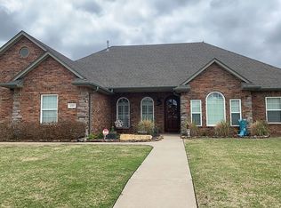 4521 Day Break Ln, Enid, OK 73703