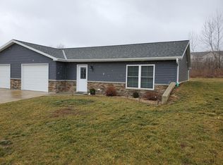 822 Meadow Lark Dr, Quincy, IL 62305