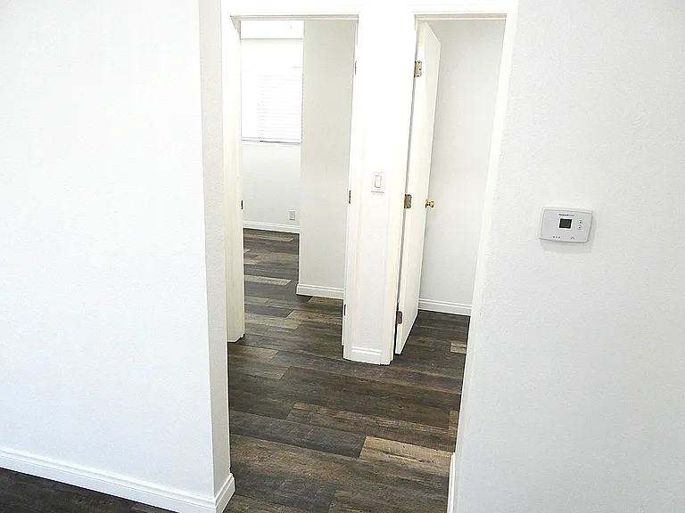 669 N Grand Ave #4 — Photo 9