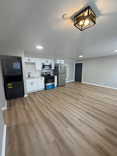 Bellagio East Living I Photo 1