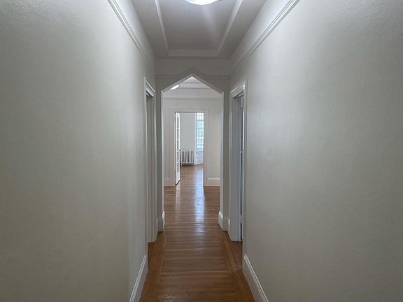 5th image of 1845 Pacific Ave #3