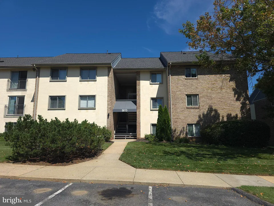 5013 Green Mountain Cir #2