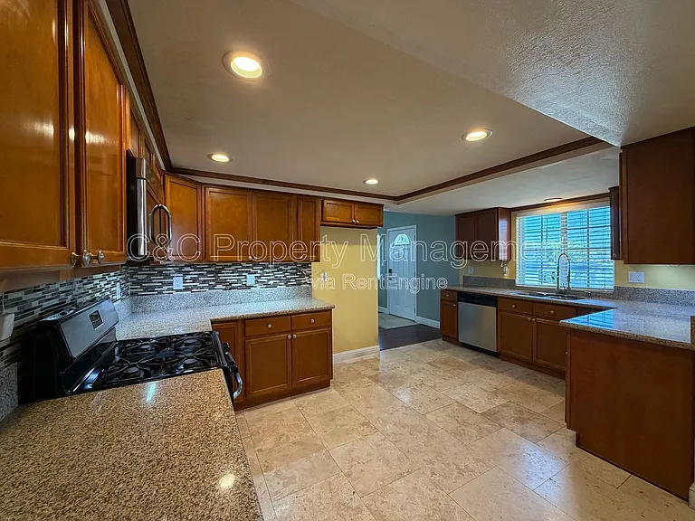 4981 Dassco Ct — Photo 5