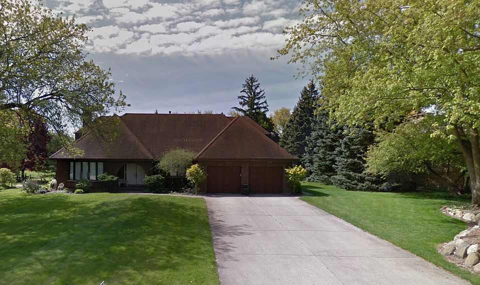 1st image of 103 E Kenilworth Ave