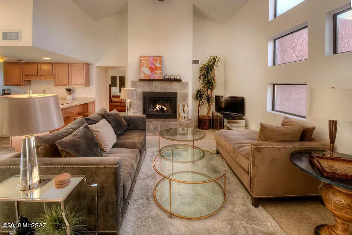2 bed, 2.0 bath, 1164 sqft, $1,800 — Photo 3