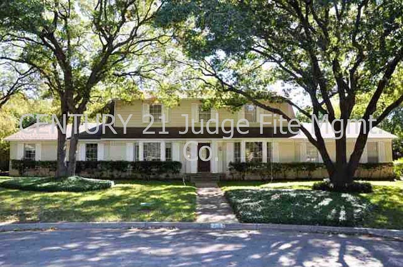 Welcome to 3938 Regent Circle