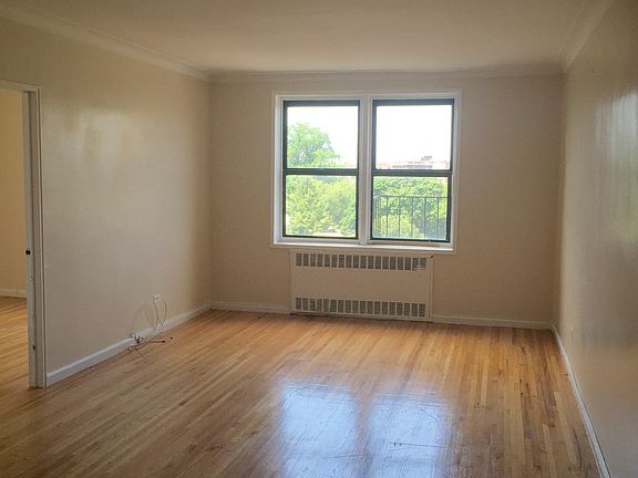 2nd image of 520 E 21st St APT 6R