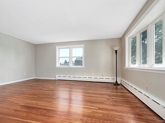 3rd image of 63 Thatcher Avenue