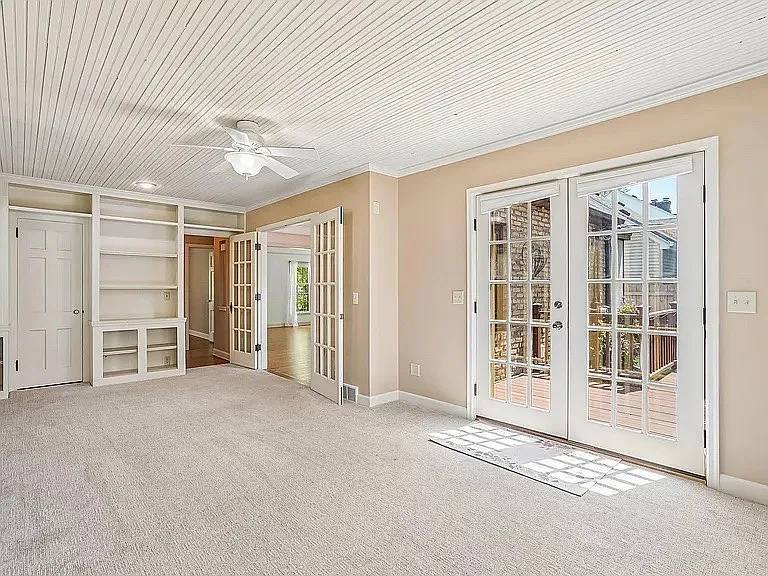 4227 York Ave N — Photo 10