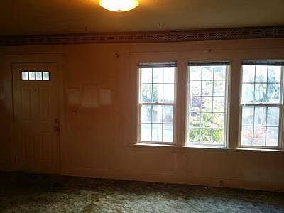 4th image of 1608 State Ave NE