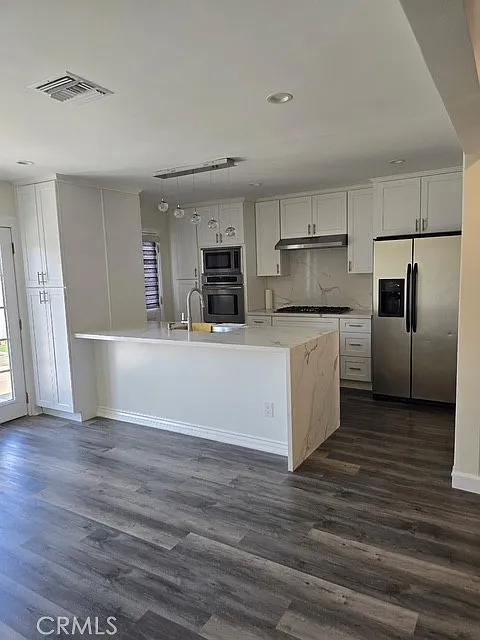 4 bed, 1570 sqft, $4,495 — Photo 4