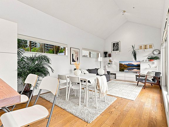 5th image of 3737 Pender St #19