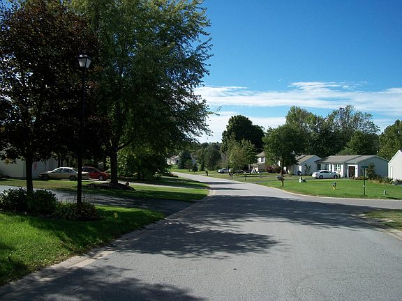 2nd image of 3201 Pineview Dr
