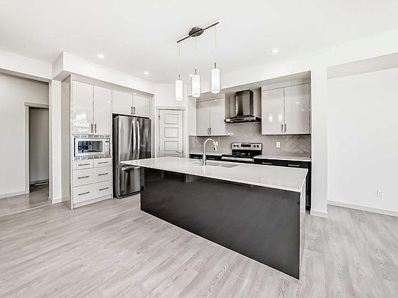 2nd image of 31 Lucas Psge NW