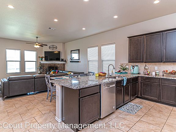 4th image of 1313 Yellow Rose Ct