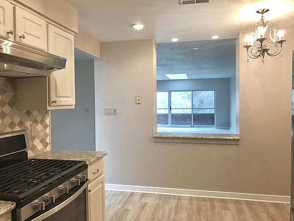 4th image of 3885 Brookside Ln