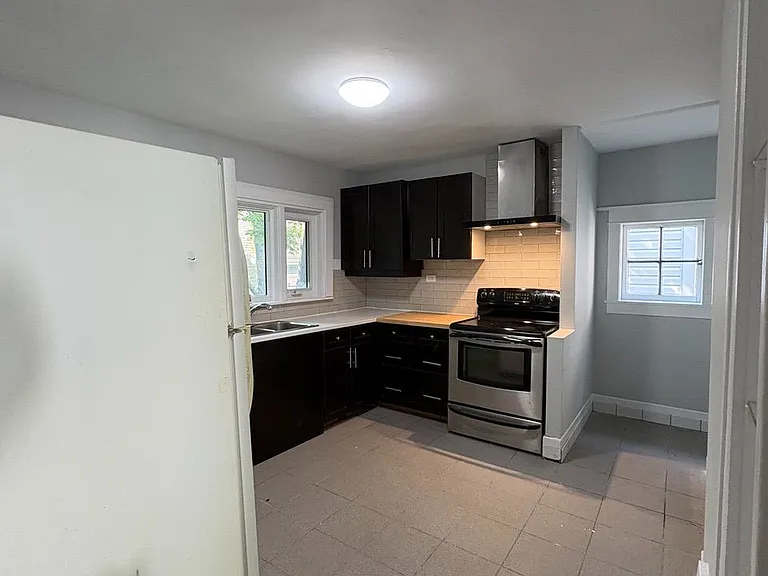 193 Huron St — Photo 5
