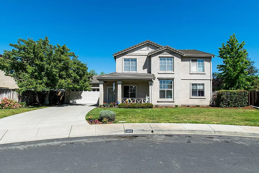 1275 Nice Ct photo 1