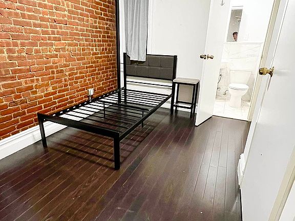 4th image of 1864 Lexington Ave #3F