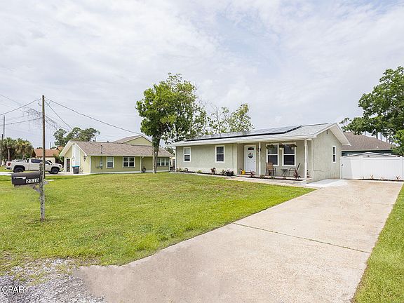 3rd image of 2318 Oakwood St