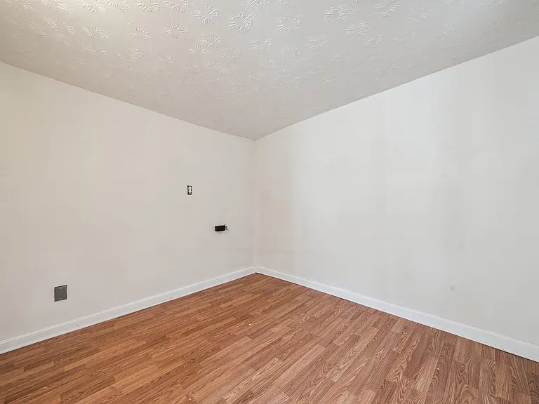 2819 Spring Garden Ave — Photo 10