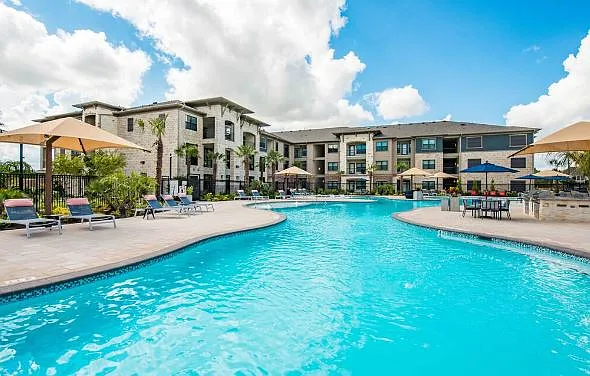 Cortland Luxe Shadow Creek — Photo 4