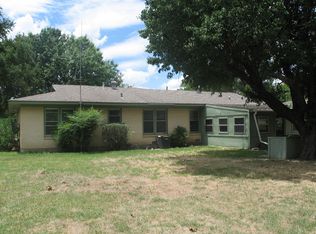 1201 Crestview Dr, Cleburne, TX 76033