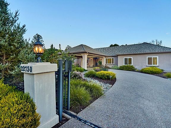 2nd image of 22730 Davis Ct