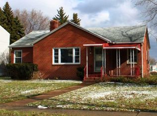 373 Pine Ridge Rd, Buffalo, NY 14225