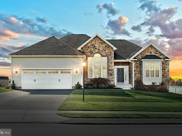 235 Ripple Dr, Hanover, PA 17331