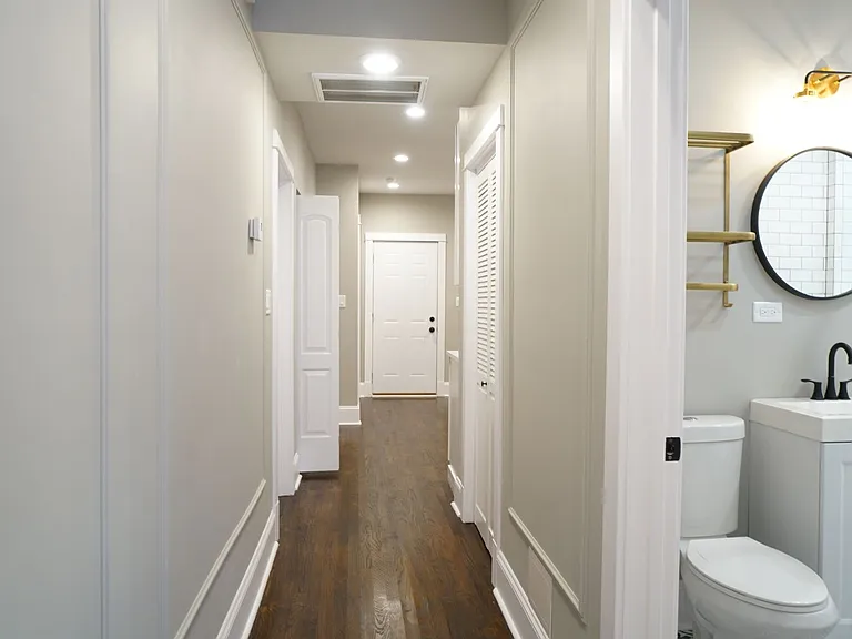 Arg Llc, 2848 W. Barry Series — Photo 10