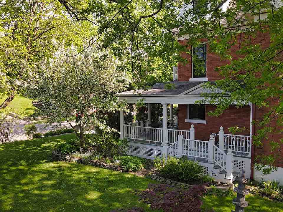 918 Howard St, Petoskey, MI 49770 Zillow