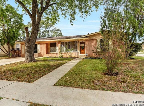 2nd image of 635 Redcliff Dr