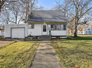 313 N Calhoun St, Tolono, IL 61880