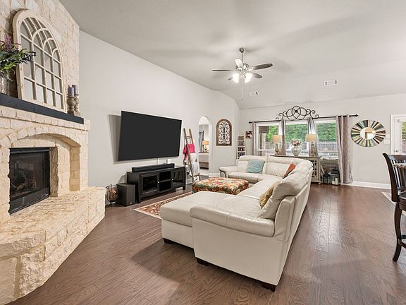 5th image of 1510 Bonanza Ln