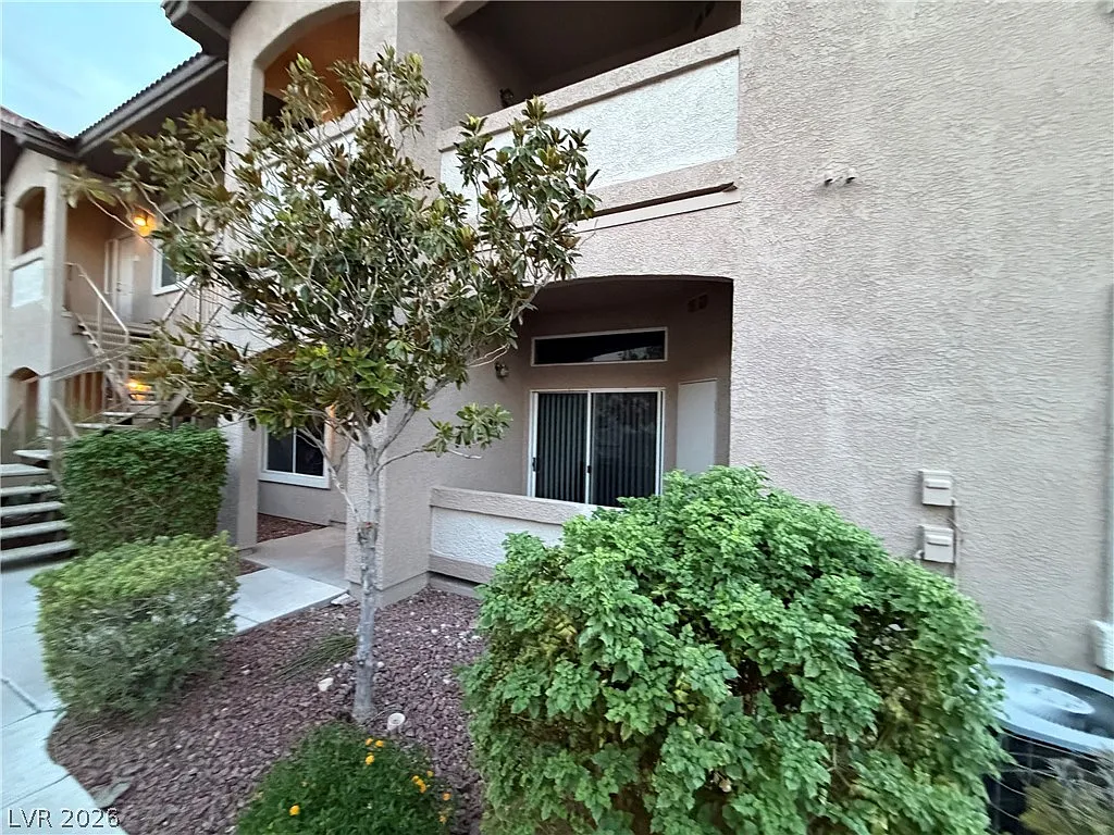 3 bed, 2.0 bath, 1224 sqft, $1,595 — Photo 3