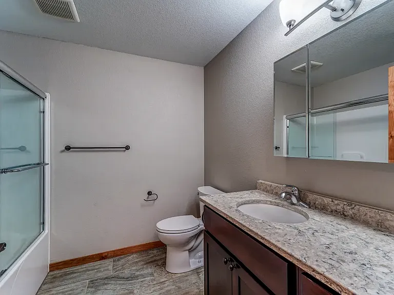 Sunset Place Apartments — Photo 46