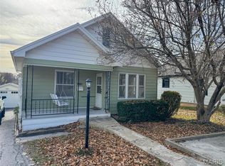 1060 Market St, Sainte Genevieve, MO 63670