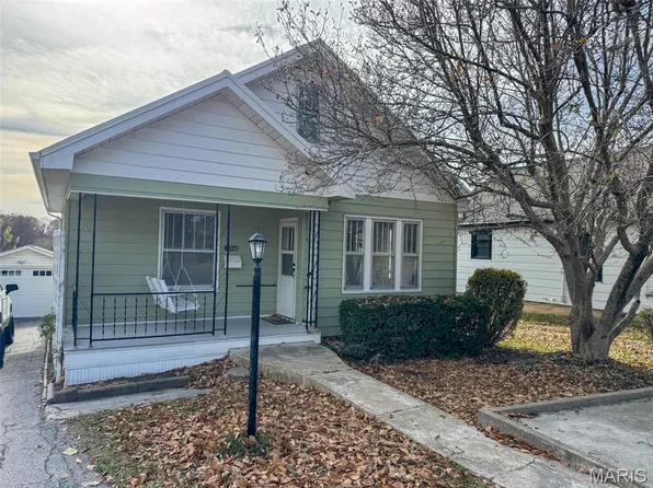 1060 Market St, Sainte Genevieve, MO 63670