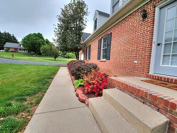 4th image of 152 Nottingham Ln