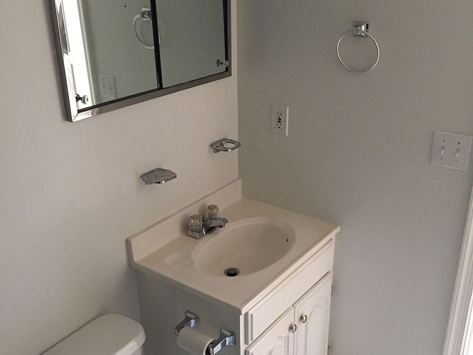 1st image of 200 W Magnolia Ave APT 2