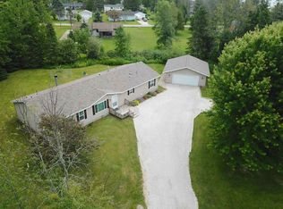 97 S Lake St, Cedarville, MI 49719