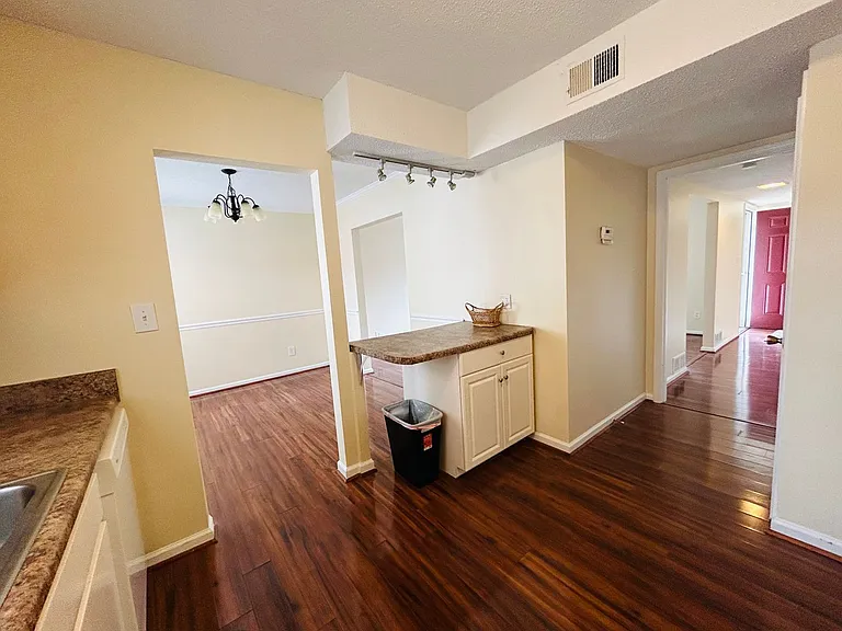 4725 Tower Rd — Photo 14