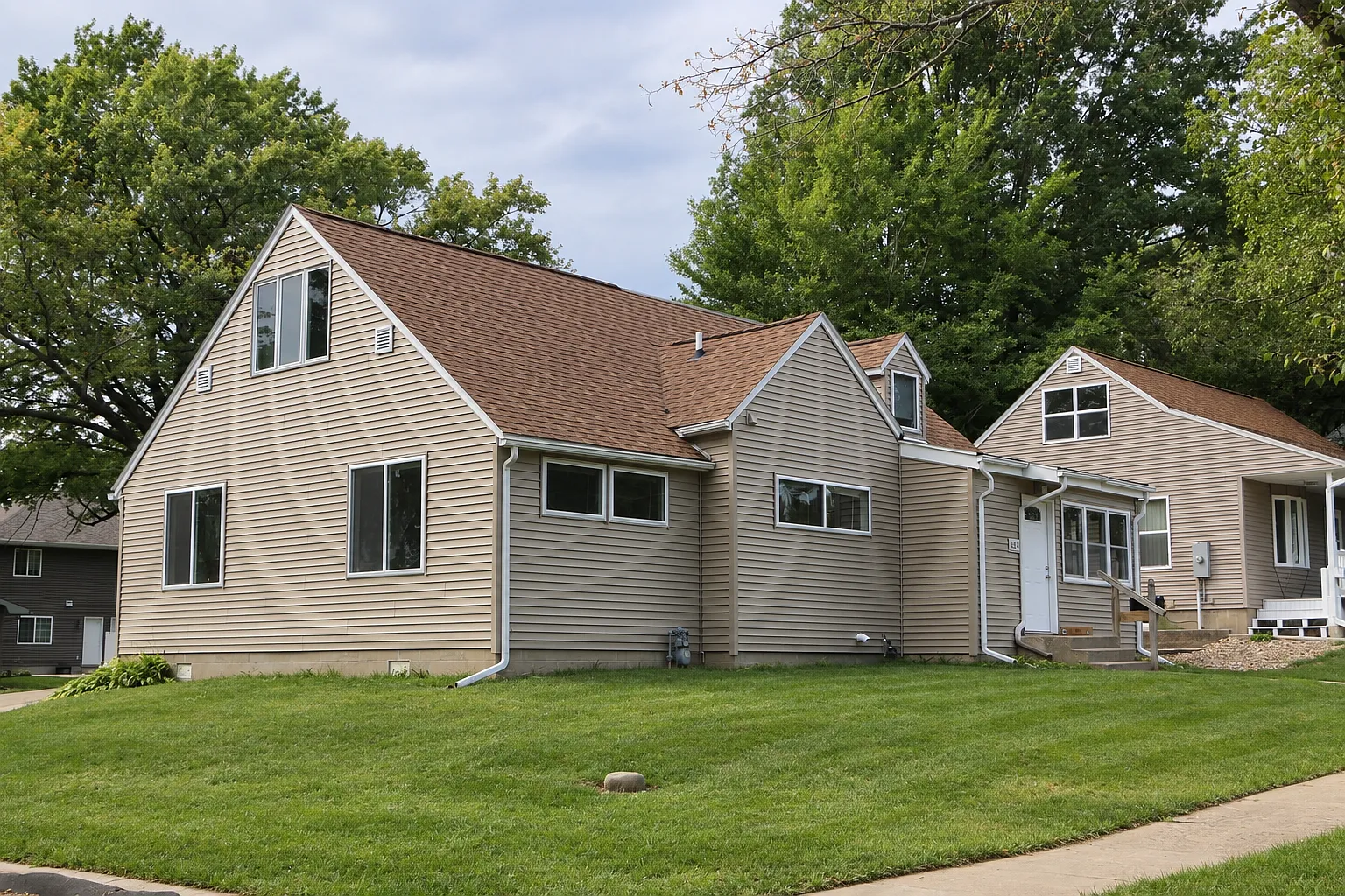 4 bed, 2046 sqft, $2,100 — Photo 1