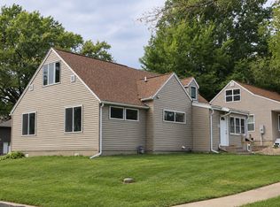 1821 Walnut St, Cedar Falls, IA 50613