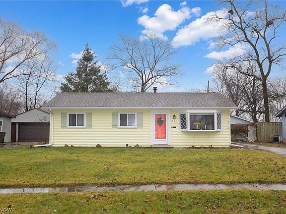 3rd image of 461 Larchwood Dr