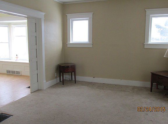 3rd image of 200 Highland Blvd
